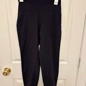 Black Women's Lululemon Jogger Pants